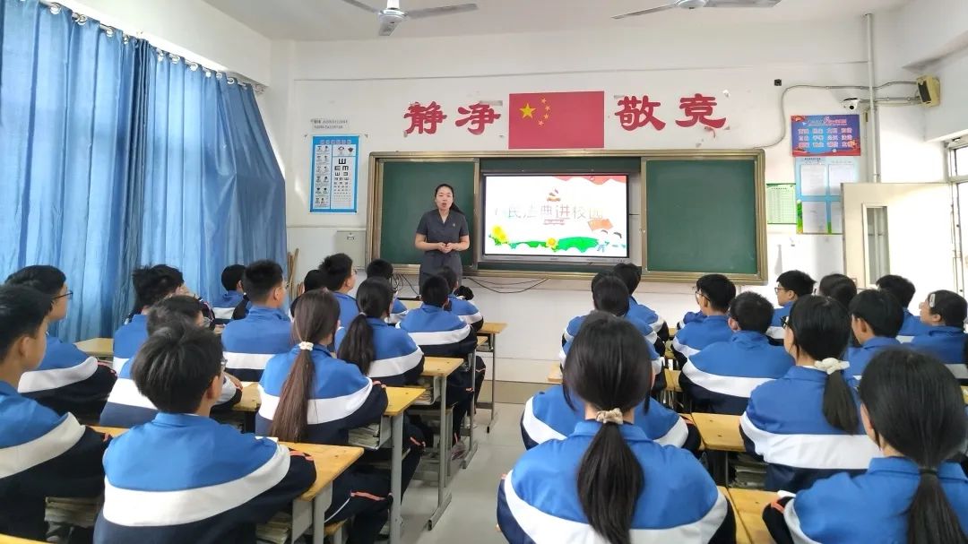 新乡市新乡县开展民法典宣传活动图片2.jpg