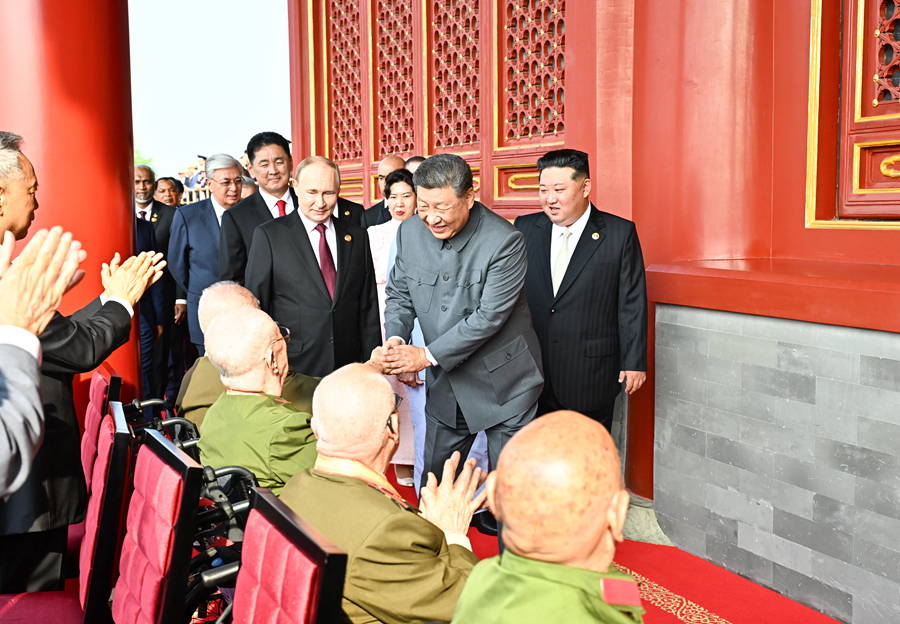  9月3日，纪念中国人民抗日战争暨世界反法西斯战争胜利80周年大会在北京天安门广场隆重举行。