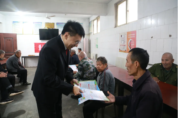 宜阳县法学会、县人民法院组织开展敬老院“夕阳红”普法宣传活动